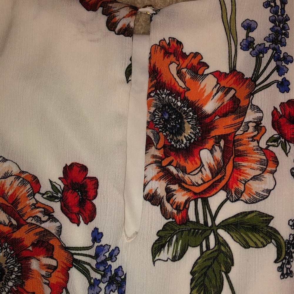 Long White Flower Print Blouse - Picture 5 of 5